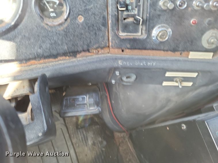 image for item DK1140 1995 Ford L8000  dump truck