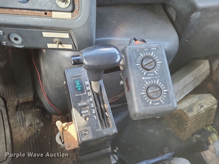 image for item DK1140 1995 Ford L8000  dump truck