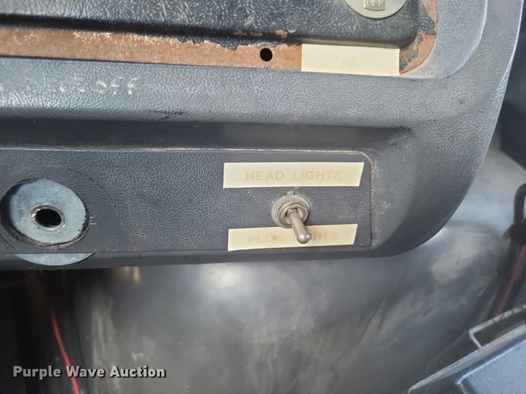 image for item DK1140 1995 Ford L8000  dump truck