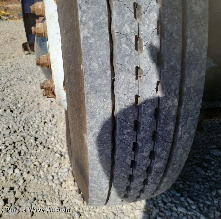 image for item DK1140 1995 Ford L8000  dump truck