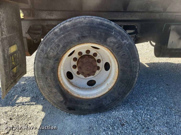 image for item DK1140 1995 Ford L8000  dump truck