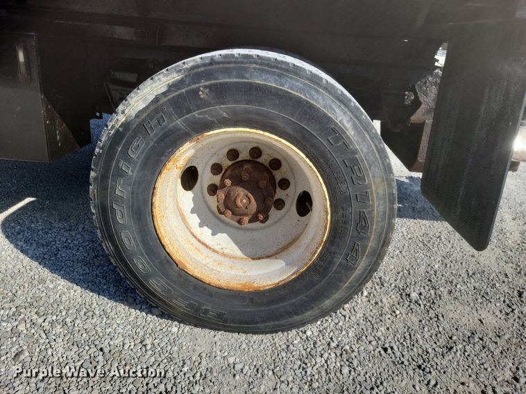 image for item DK1140 1995 Ford L8000  dump truck