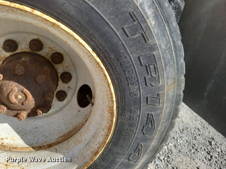 image for item DK1140 1995 Ford L8000  dump truck