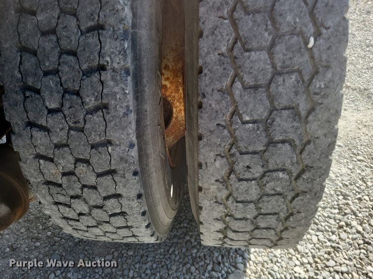 image for item DK1140 1995 Ford L8000  dump truck