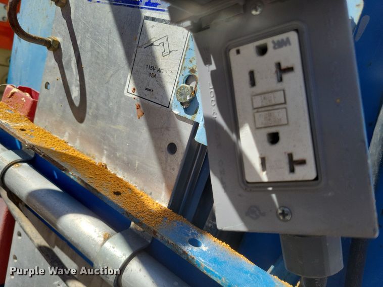 image for item DK1150 2009 Genie GR-20  vertical lift