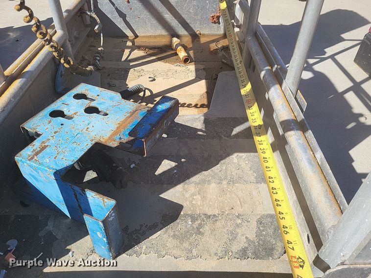 image for item DK1150 2009 Genie GR-20  vertical lift