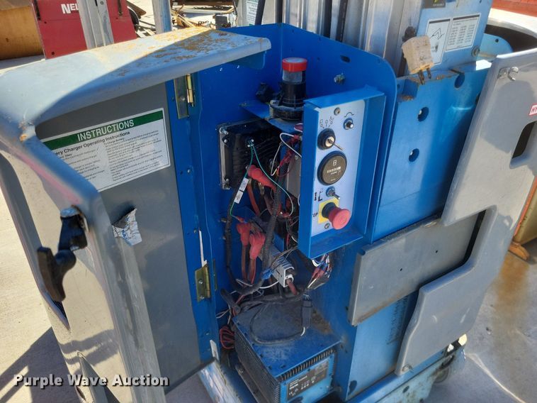 image for item DK1150 2009 Genie GR-20  vertical lift