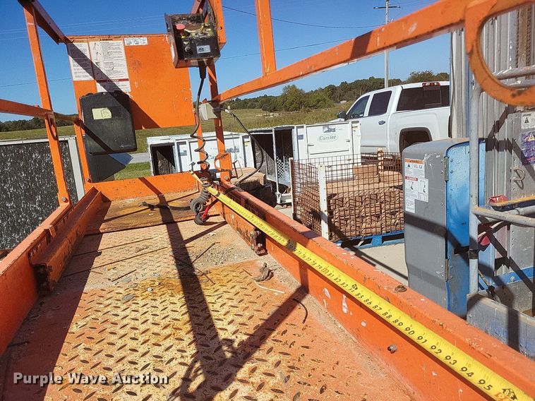 image for item DK1151 2014 JLG 1932RS  scissor lift
