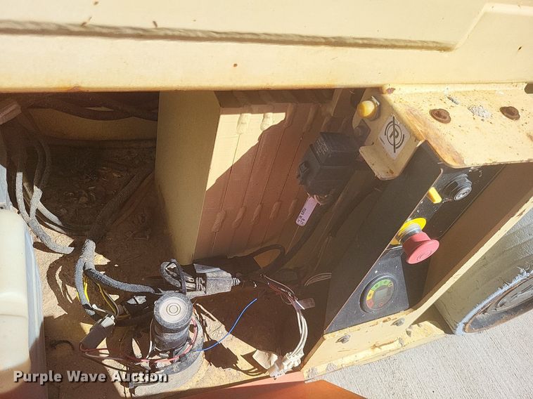 image for item DK1151 2014 JLG 1932RS  scissor lift