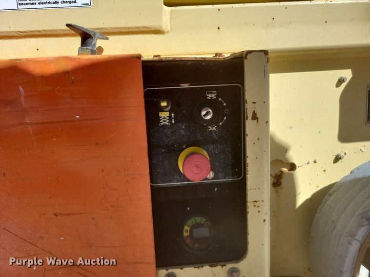 image for item DK1151 2014 JLG 1932RS  scissor lift