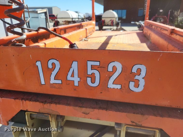image for item DK1151 2014 JLG 1932RS  scissor lift