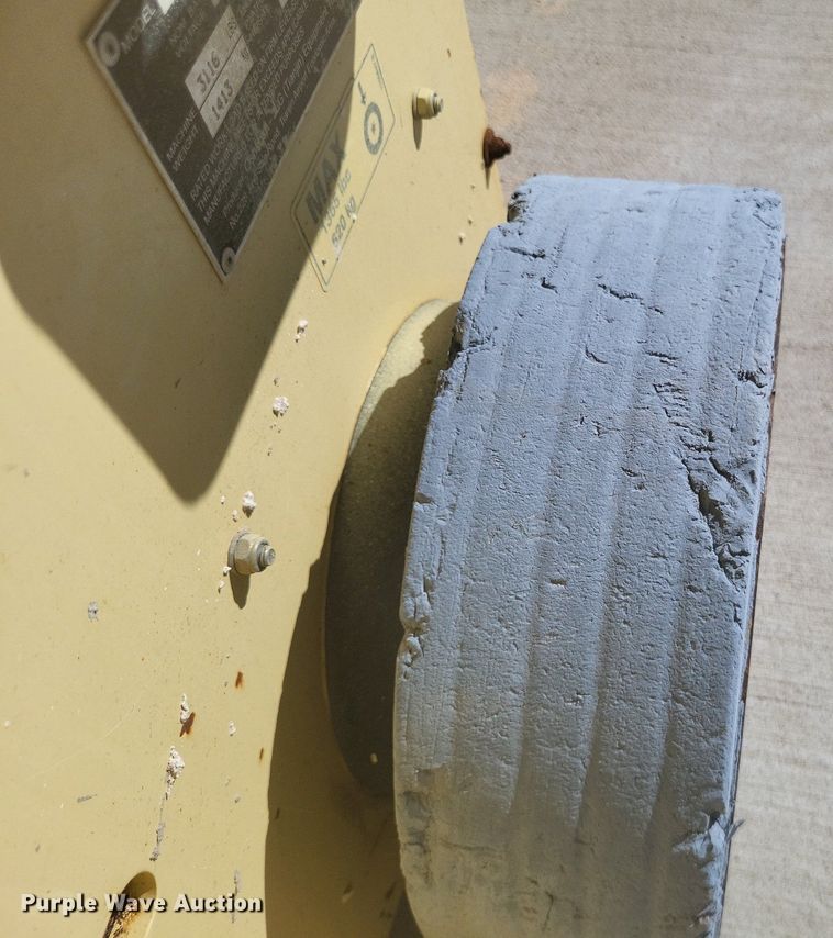 image for item DK1151 2014 JLG 1932RS  scissor lift