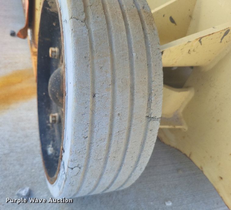 image for item DK1151 2014 JLG 1932RS  scissor lift