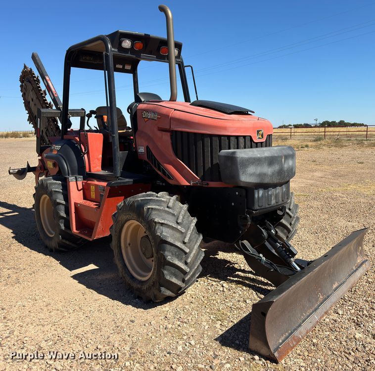image for item DK2561 2014 Ditch Witch RT100  trencher