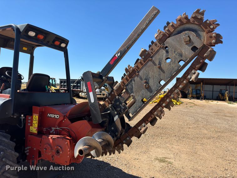 image for item DK2561 2014 Ditch Witch RT100  trencher