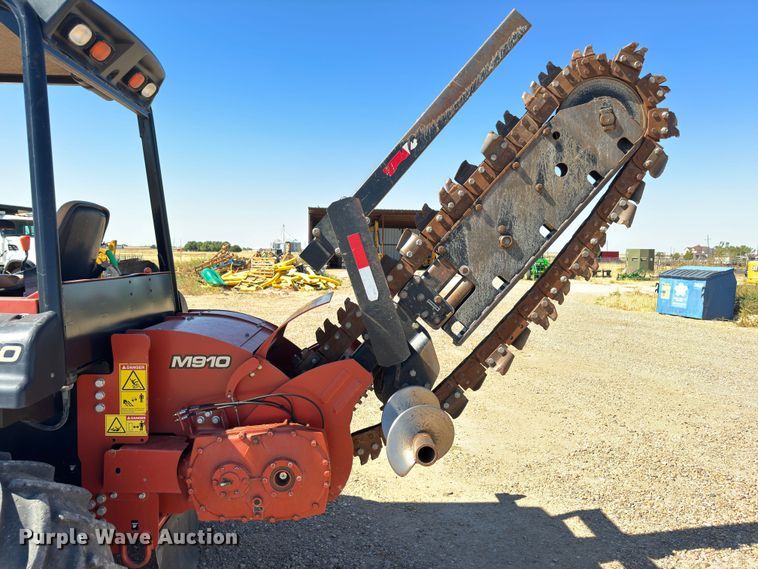 image for item DK2561 2014 Ditch Witch RT100  trencher