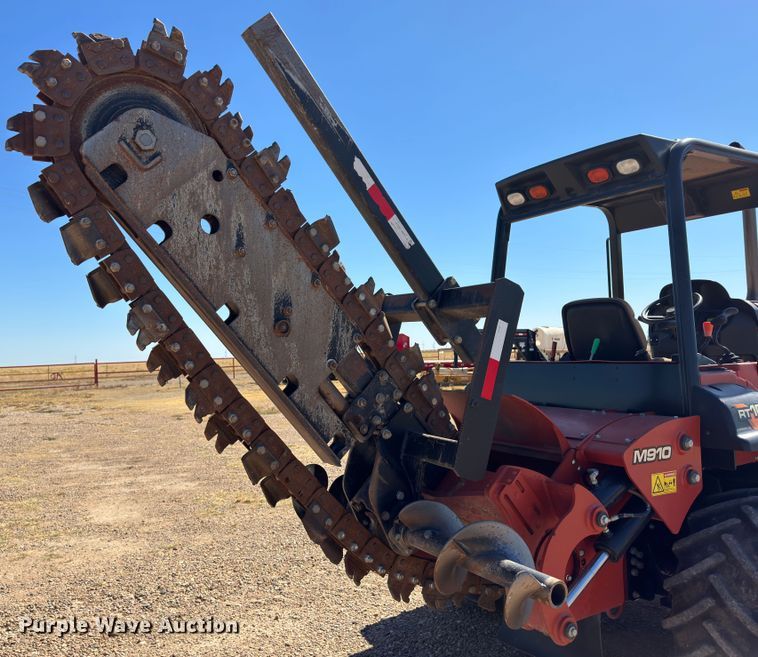 image for item DK2561 2014 Ditch Witch RT100  trencher