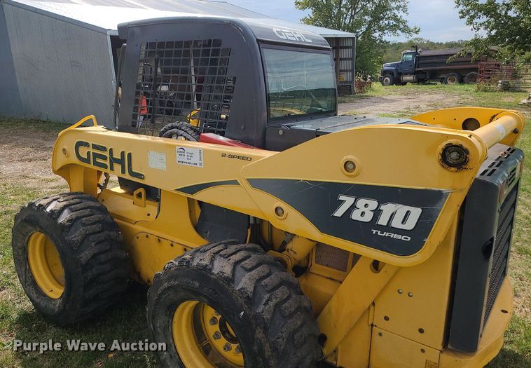 image for item DK4104 2005 Gehl 7810  skid steer loader