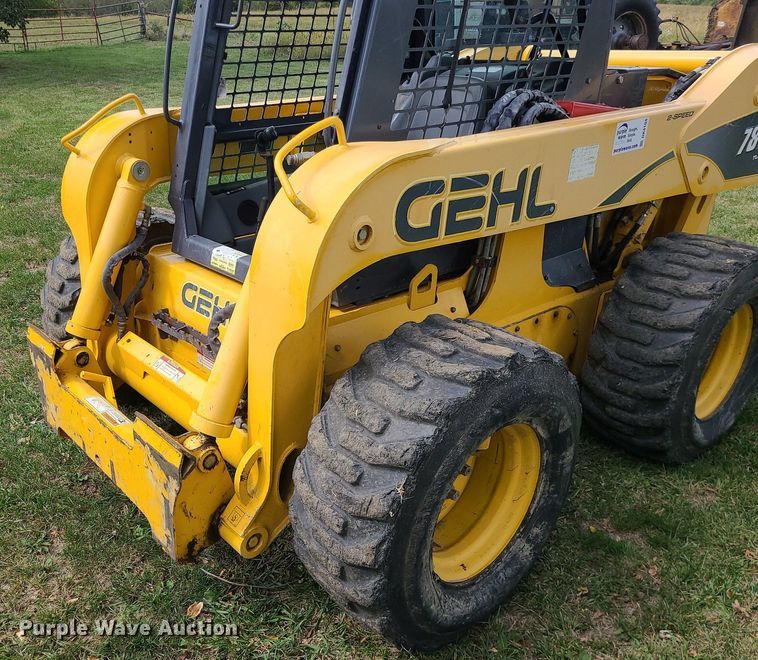 image for item DK4104 2005 Gehl 7810  skid steer loader