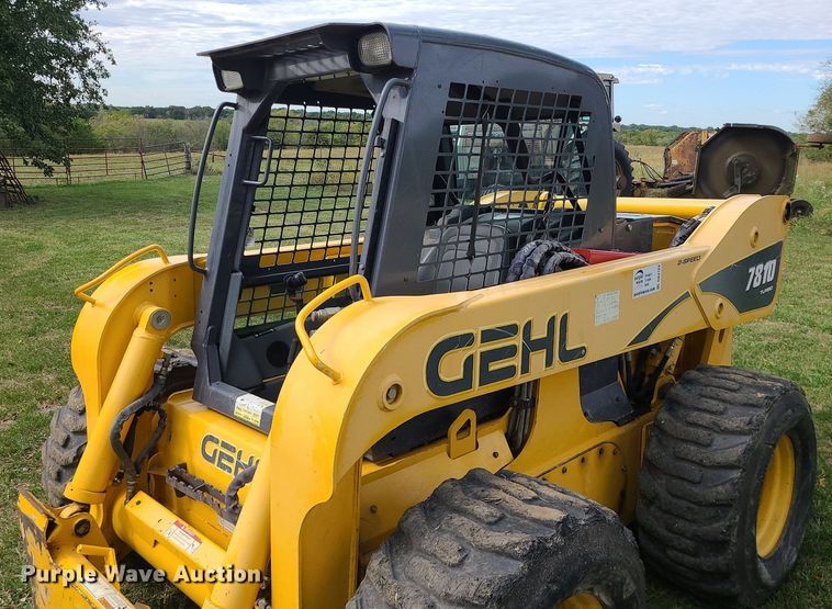 image for item DK4104 2005 Gehl 7810  skid steer loader