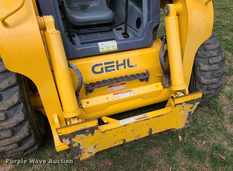image for item DK4104 2005 Gehl 7810  skid steer loader