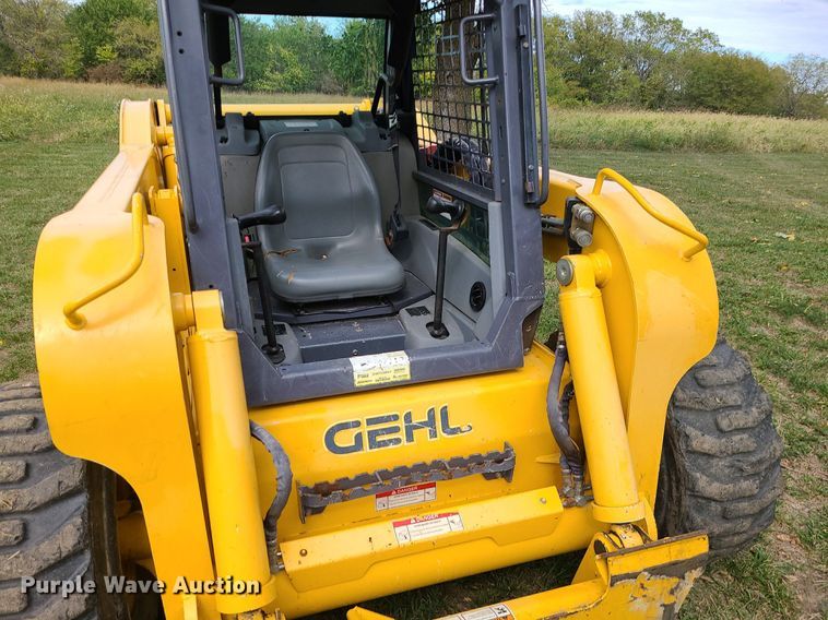 image for item DK4104 2005 Gehl 7810  skid steer loader