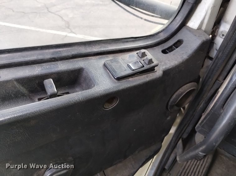 image for item DK8793 2000 Volvo  tank truck