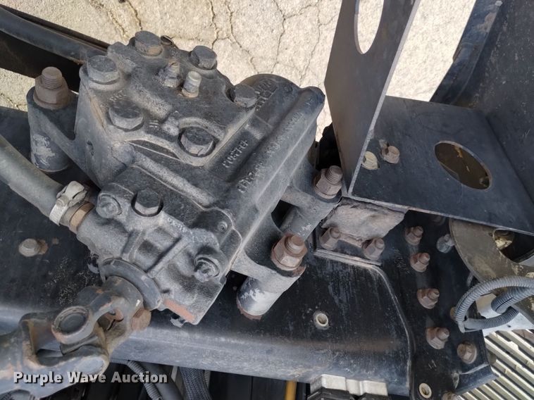 image for item DK8793 2000 Volvo  tank truck