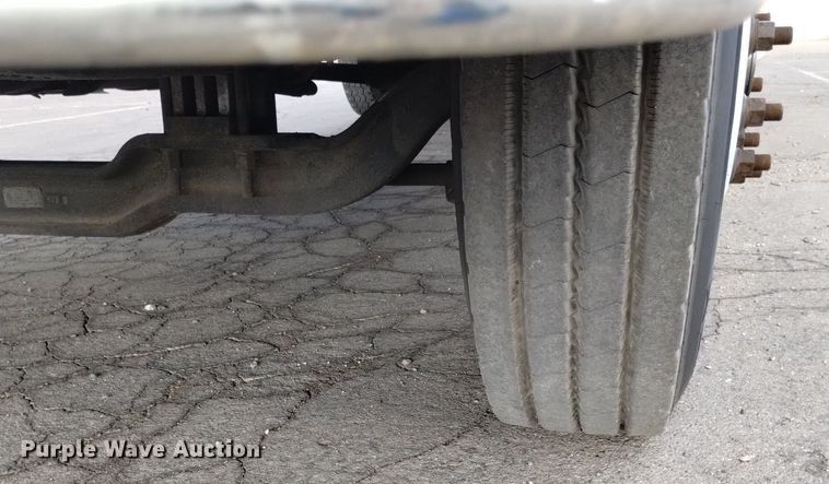 image for item DK8793 2000 Volvo  tank truck