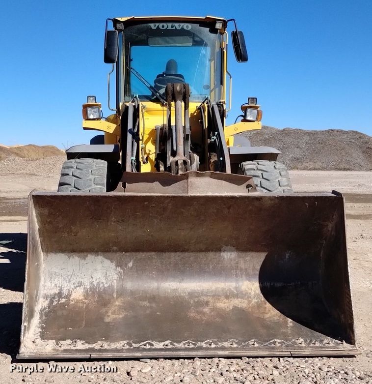 image for item DK8855 2006 Volvo L70E  wheel loader