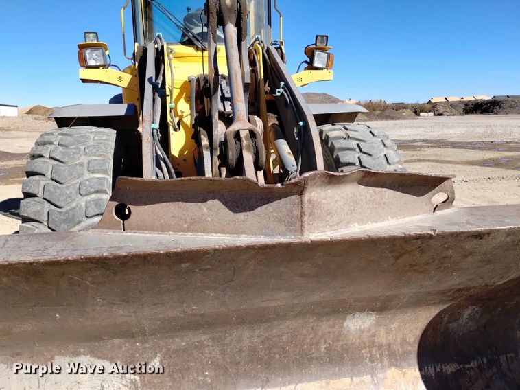 image for item DK8855 2006 Volvo L70E  wheel loader