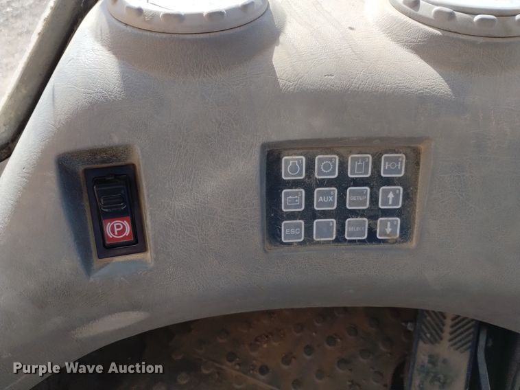 image for item DK8855 2006 Volvo L70E  wheel loader