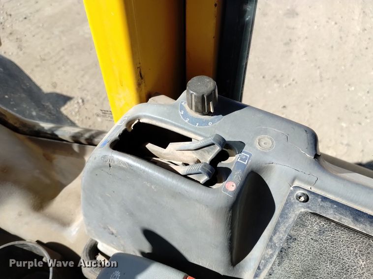 image for item DK8855 2006 Volvo L70E  wheel loader