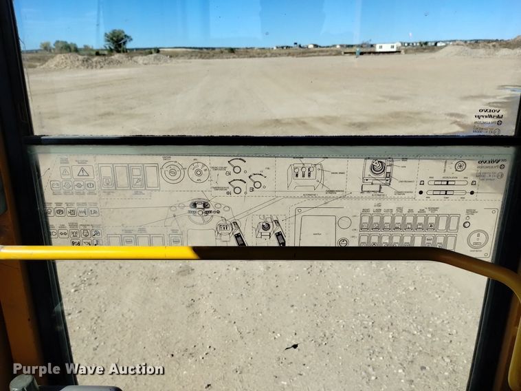 image for item DK8855 2006 Volvo L70E  wheel loader