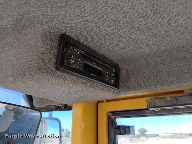 image for item DK8855 2006 Volvo L70E  wheel loader