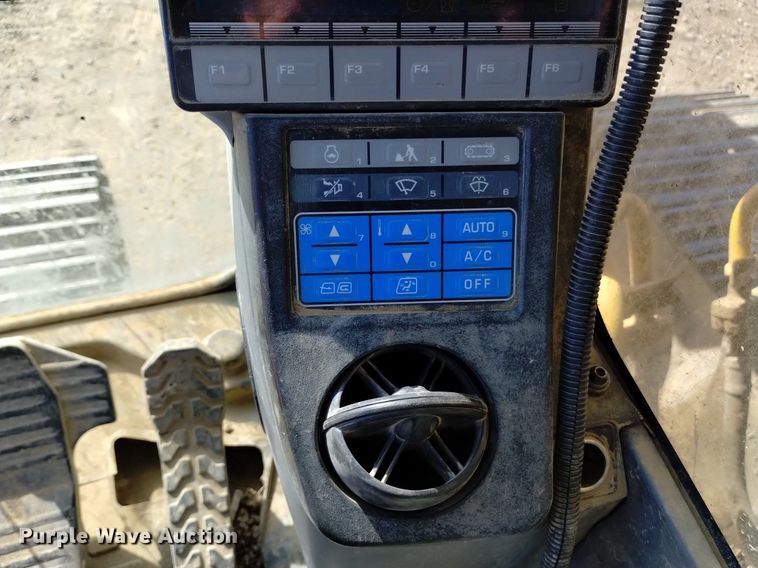 image for item DK8856 2006 Komatsu PC200LC-8  excavator