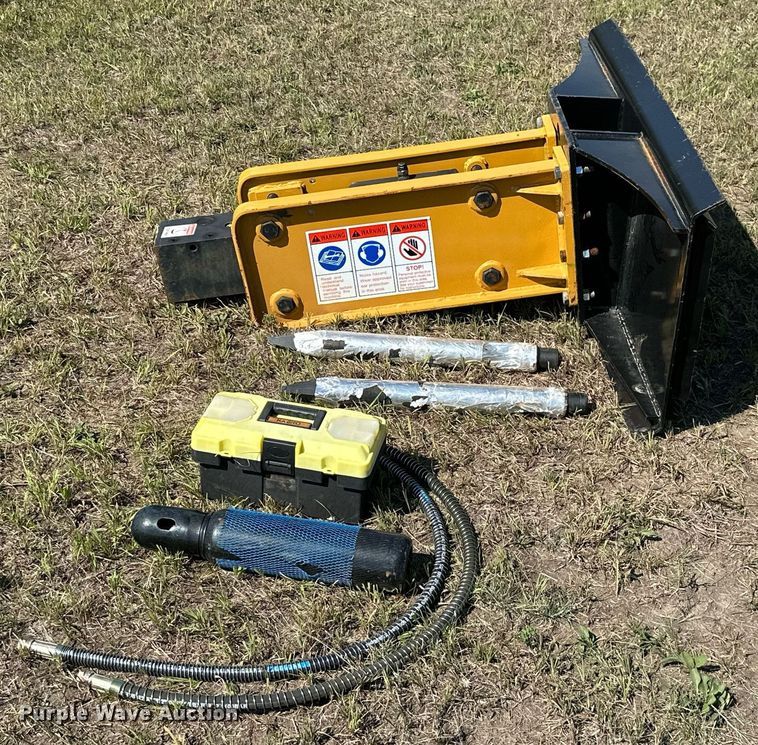 image for item DM6516 Agrotk 680  skid steer breaker