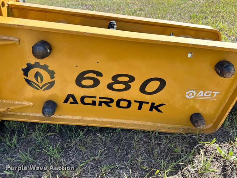 image for item DM6516 Agrotk 680  skid steer breaker