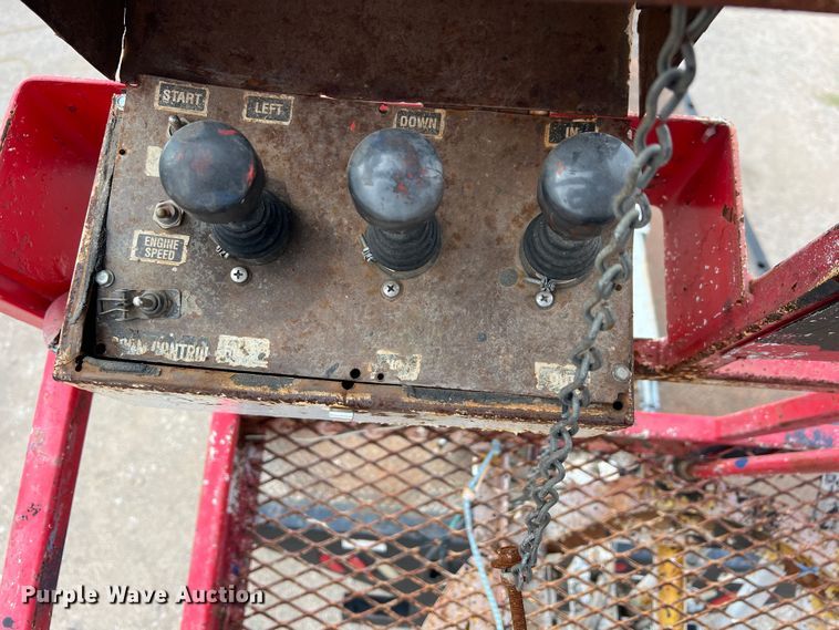 image for item DN3155 1992 GMC C6500  bucket truck