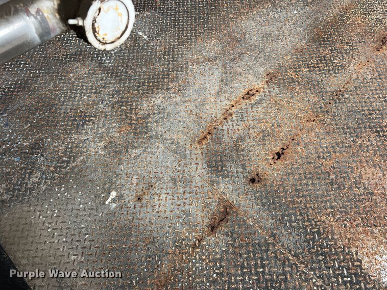 image for item DN3155 1992 GMC C6500  bucket truck