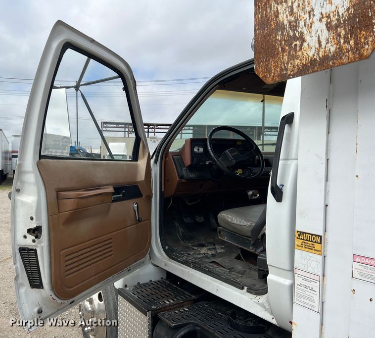 image for item DN3155 1992 GMC C6500  bucket truck
