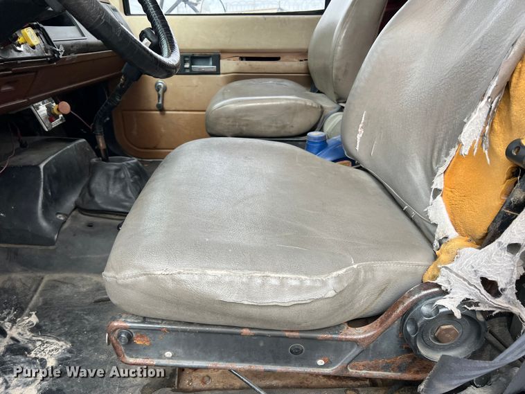 image for item DN3155 1992 GMC C6500  bucket truck