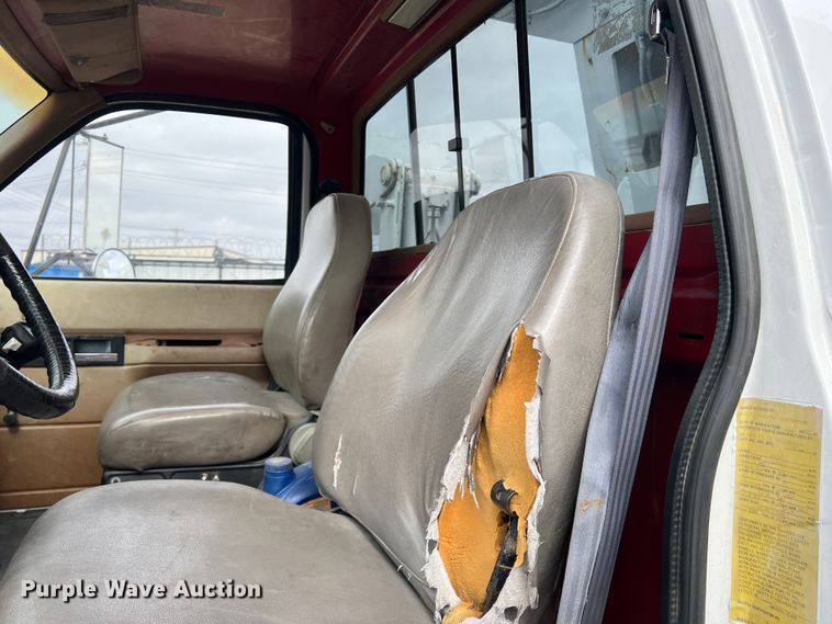 image for item DN3155 1992 GMC C6500  bucket truck