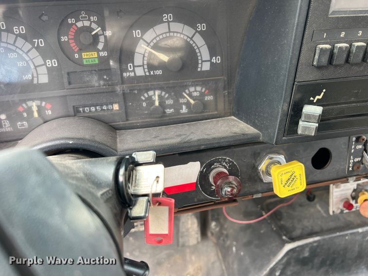 image for item DN3155 1992 GMC C6500  bucket truck