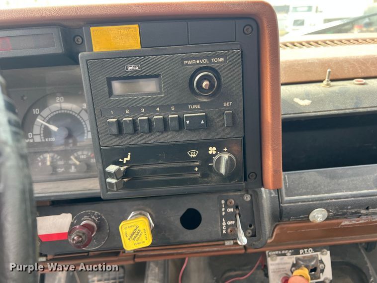 image for item DN3155 1992 GMC C6500  bucket truck