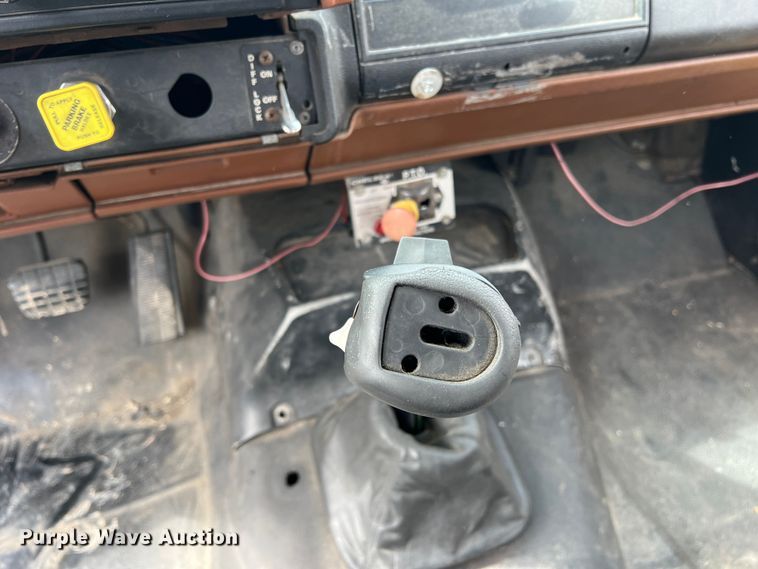 image for item DN3155 1992 GMC C6500  bucket truck