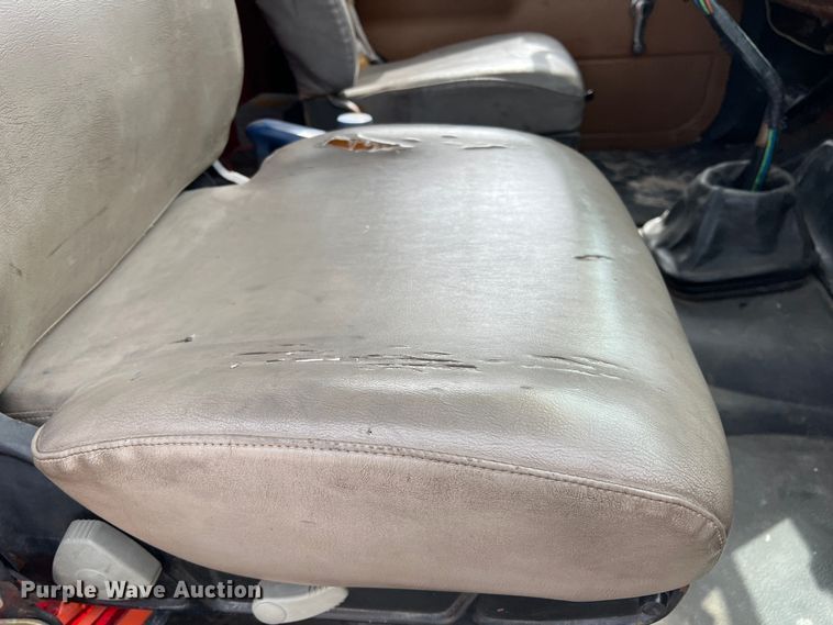 image for item DN3155 1992 GMC C6500  bucket truck