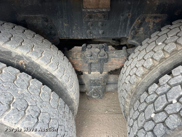 image for item DN3155 1992 GMC C6500  bucket truck