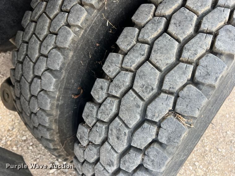 image for item DN3155 1992 GMC C6500  bucket truck