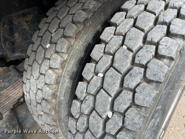 image for item DN3155 1992 GMC C6500  bucket truck